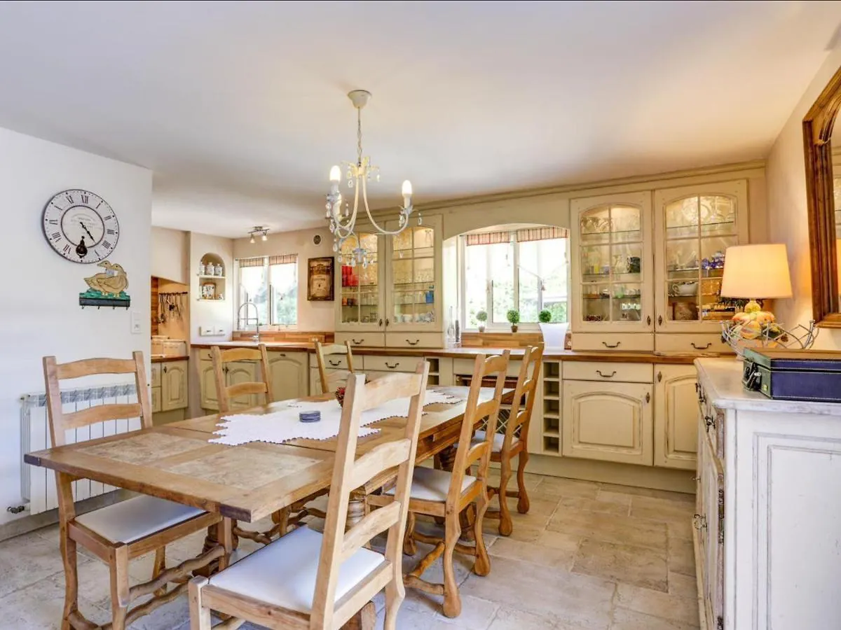 Lavish Villa In Mouans Sartoux With Sauna 0*, Mouans-Sartoux