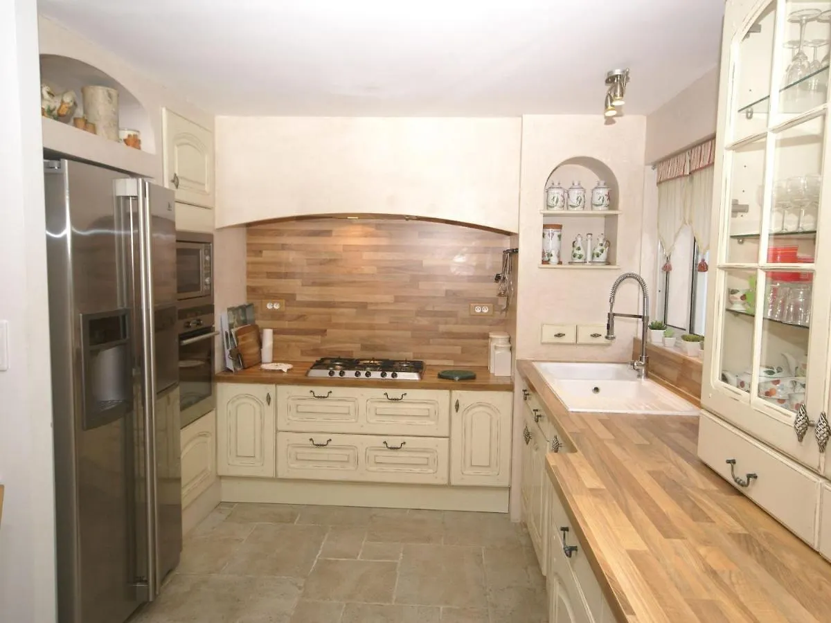 Lavish Villa In Mouans Sartoux With Sauna
